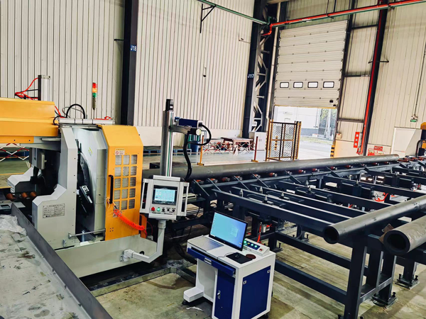 CNC Pipe Cutting and Beveling Machine