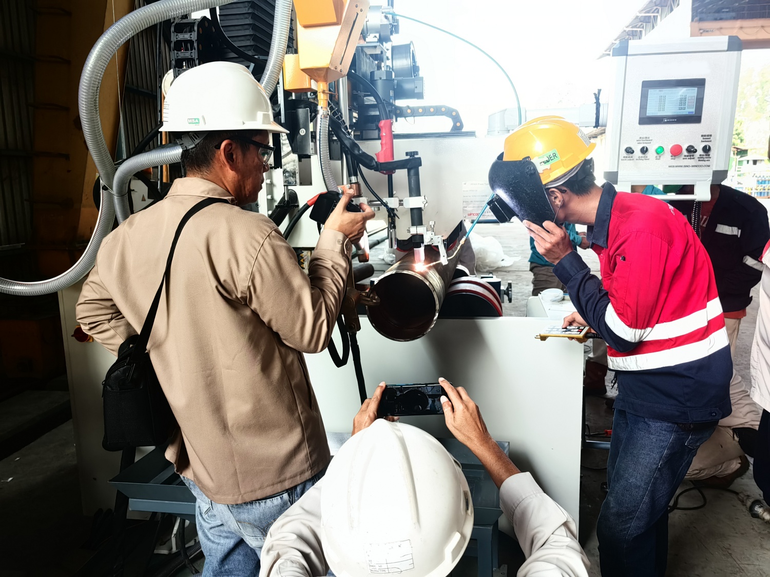 Pressure type pipe welding