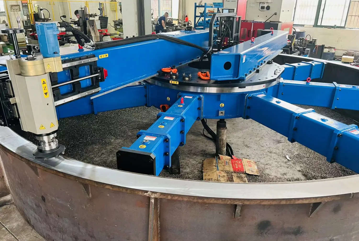 Loading the large scale flange milling machine OD6100